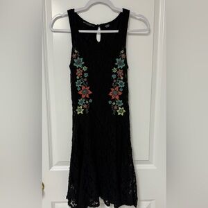 Miss Me Women’s Size Small Floral Lace Embroidered Swing Mini Dress Black